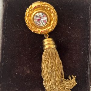 Givenchy brooch! Excellent used condition vintage